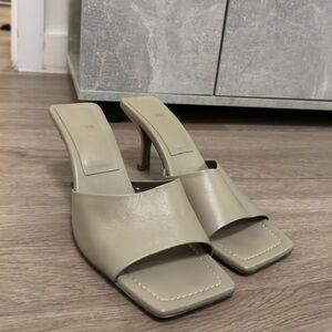 Zara Women's Beige khaki Heeled Mules 8.5 / 39